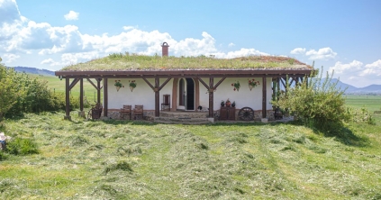 Szalmaház a Fiság mentén